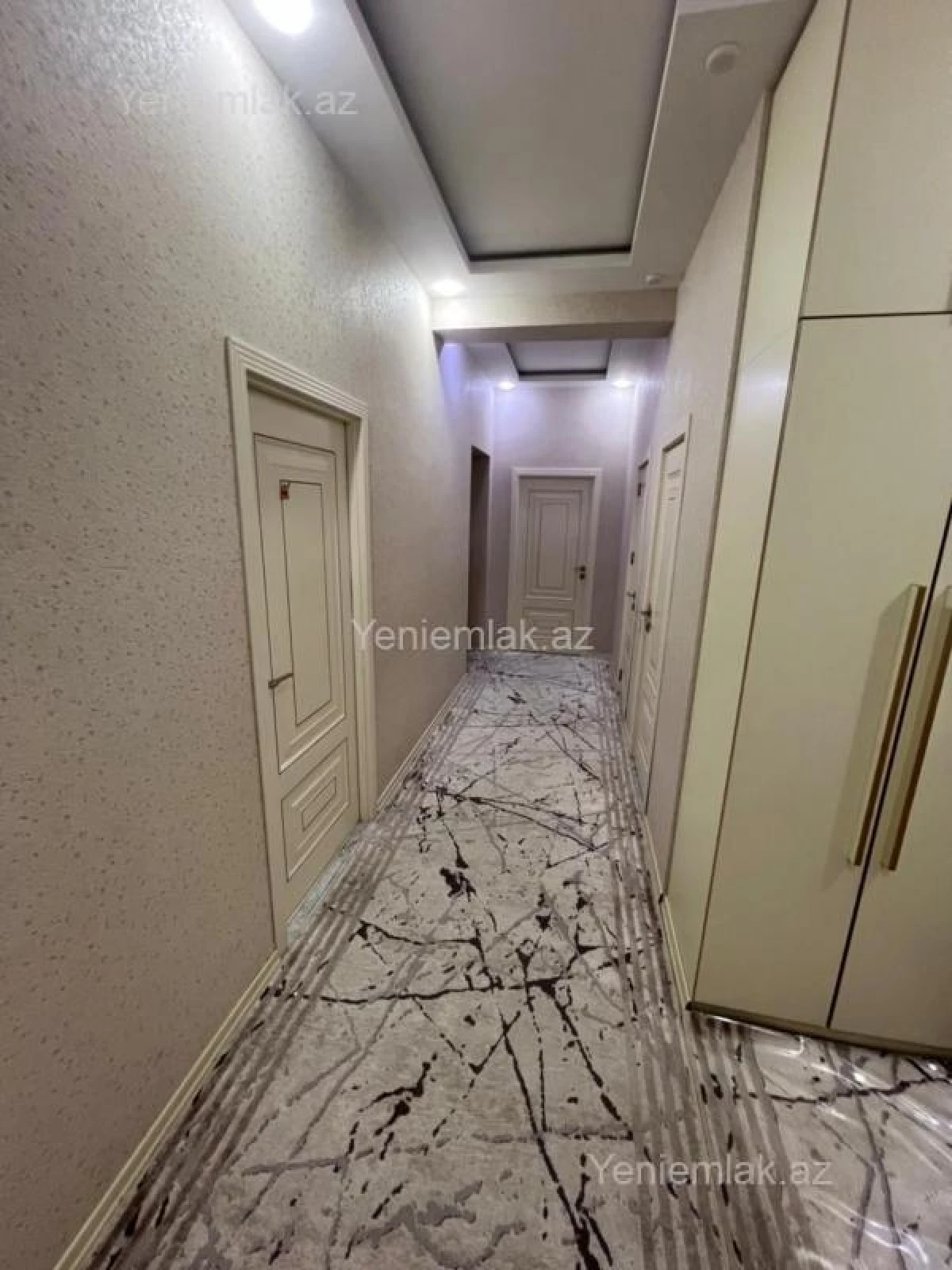 Satılır 3 otaqlı yeni tikili 100 m²