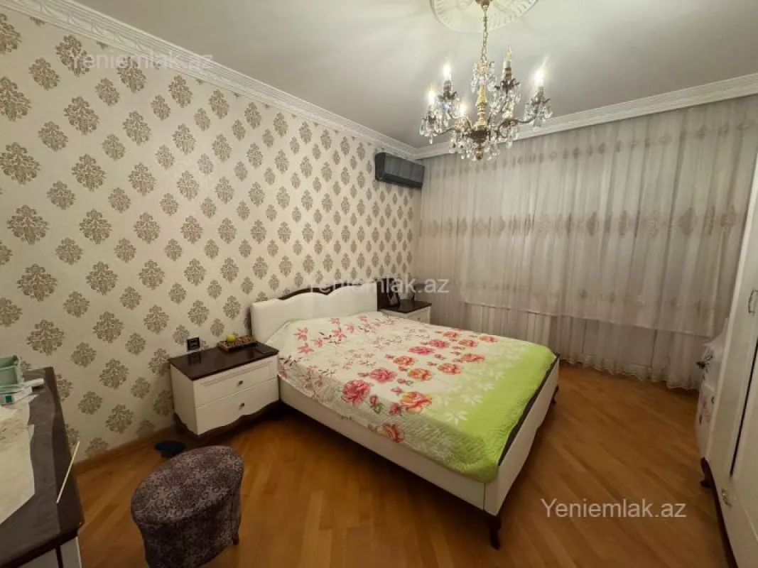 Satılır 3 otaqlı yeni tikili 130 m²