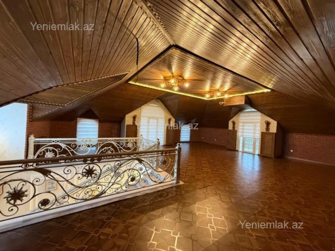 Satılır 7 otaqlı həyət evi 760 m²