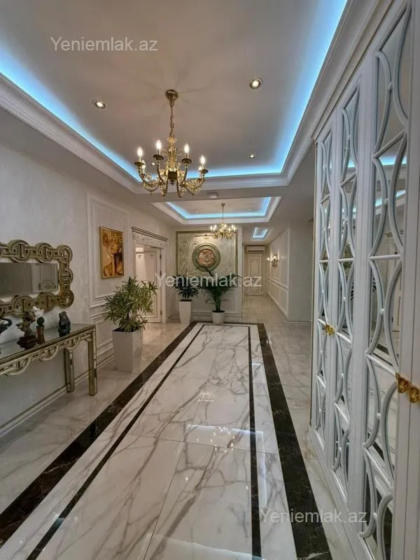 Satılır 7 otaqlı həyət evi 760 m²