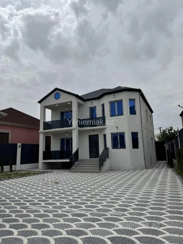 Satılır 6 otaqlı həyət evi 250 m²