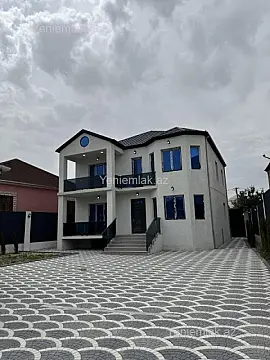 Satılır 6 otaqlı həyət evi 250 m²