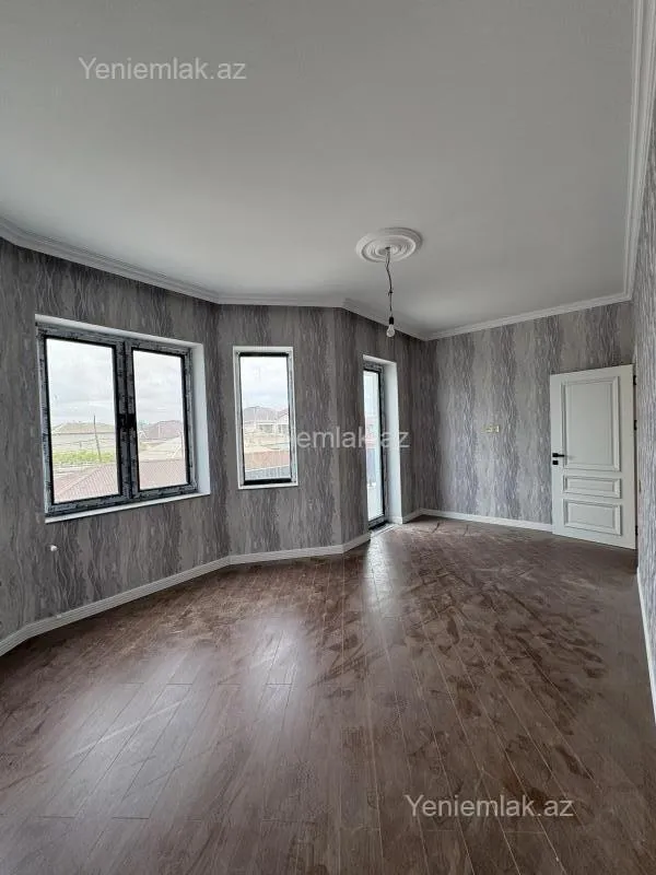 Satılır 6 otaqlı həyət evi 250 m²