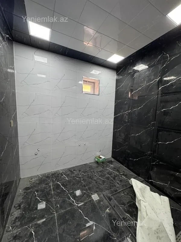 Satılır 6 otaqlı həyət evi 250 m²