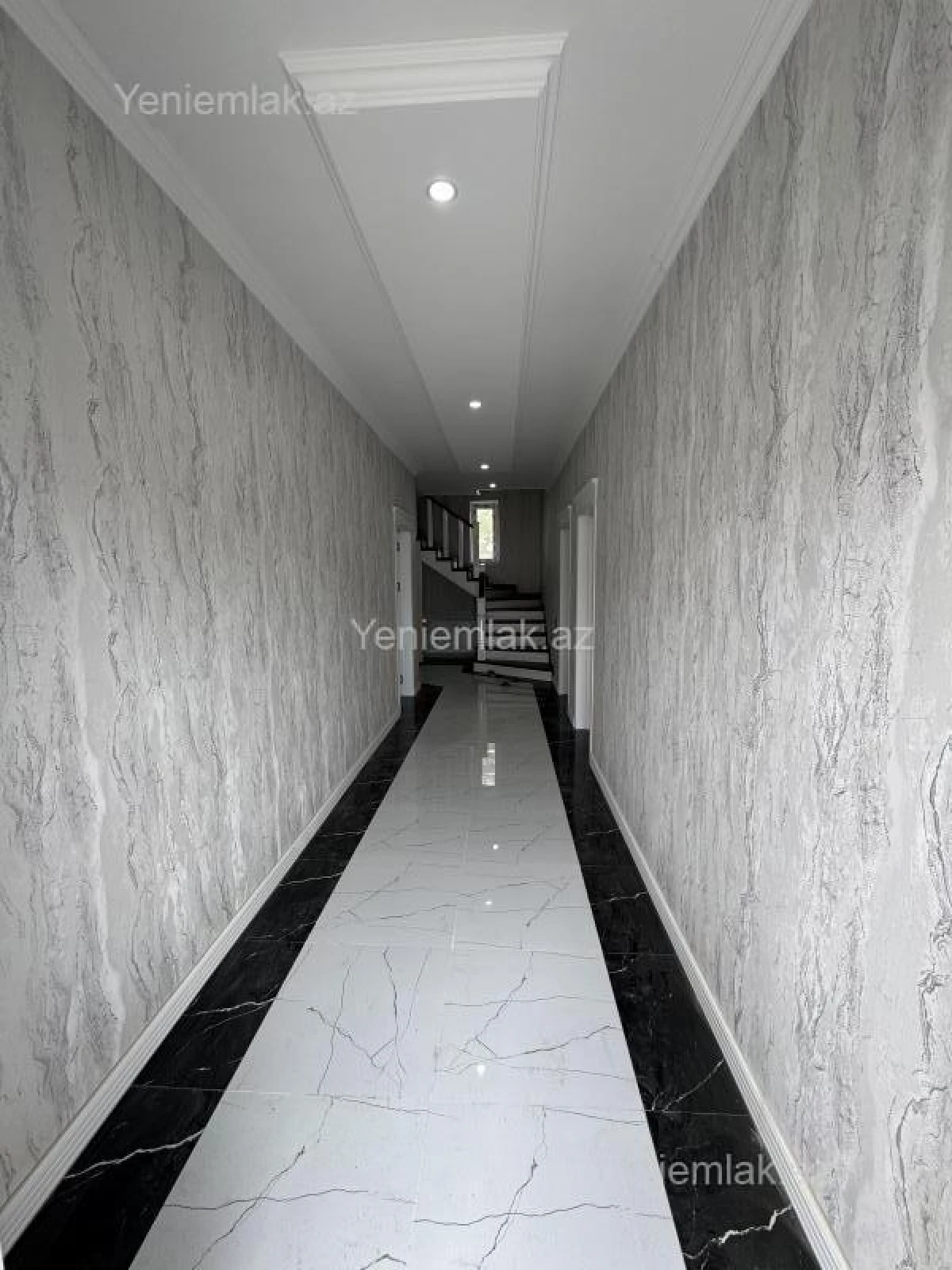 Satılır 6 otaqlı həyət evi 250 m²