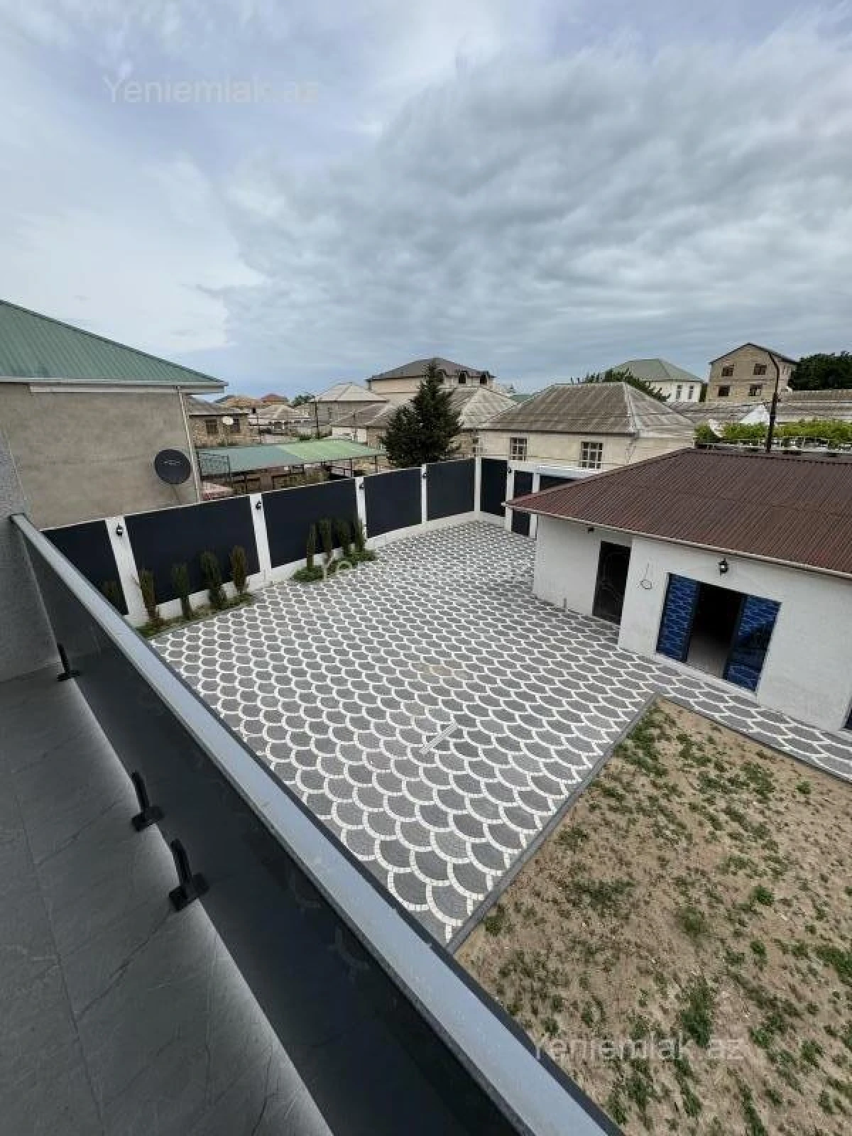 Satılır 6 otaqlı həyət evi 250 m²