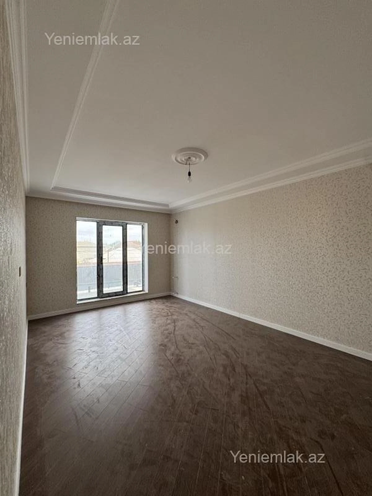 Satılır 6 otaqlı həyət evi 250 m²