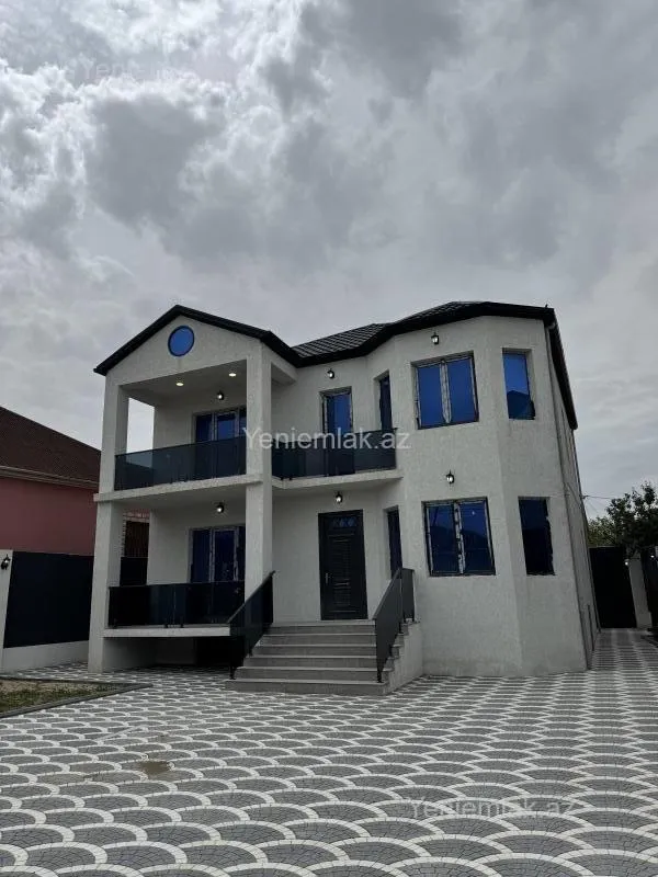 Satılır 6 otaqlı həyət evi 250 m²