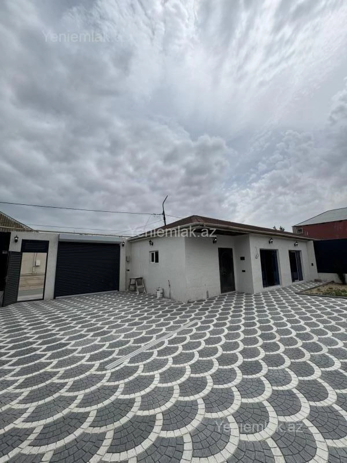 Satılır 6 otaqlı həyət evi 250 m²