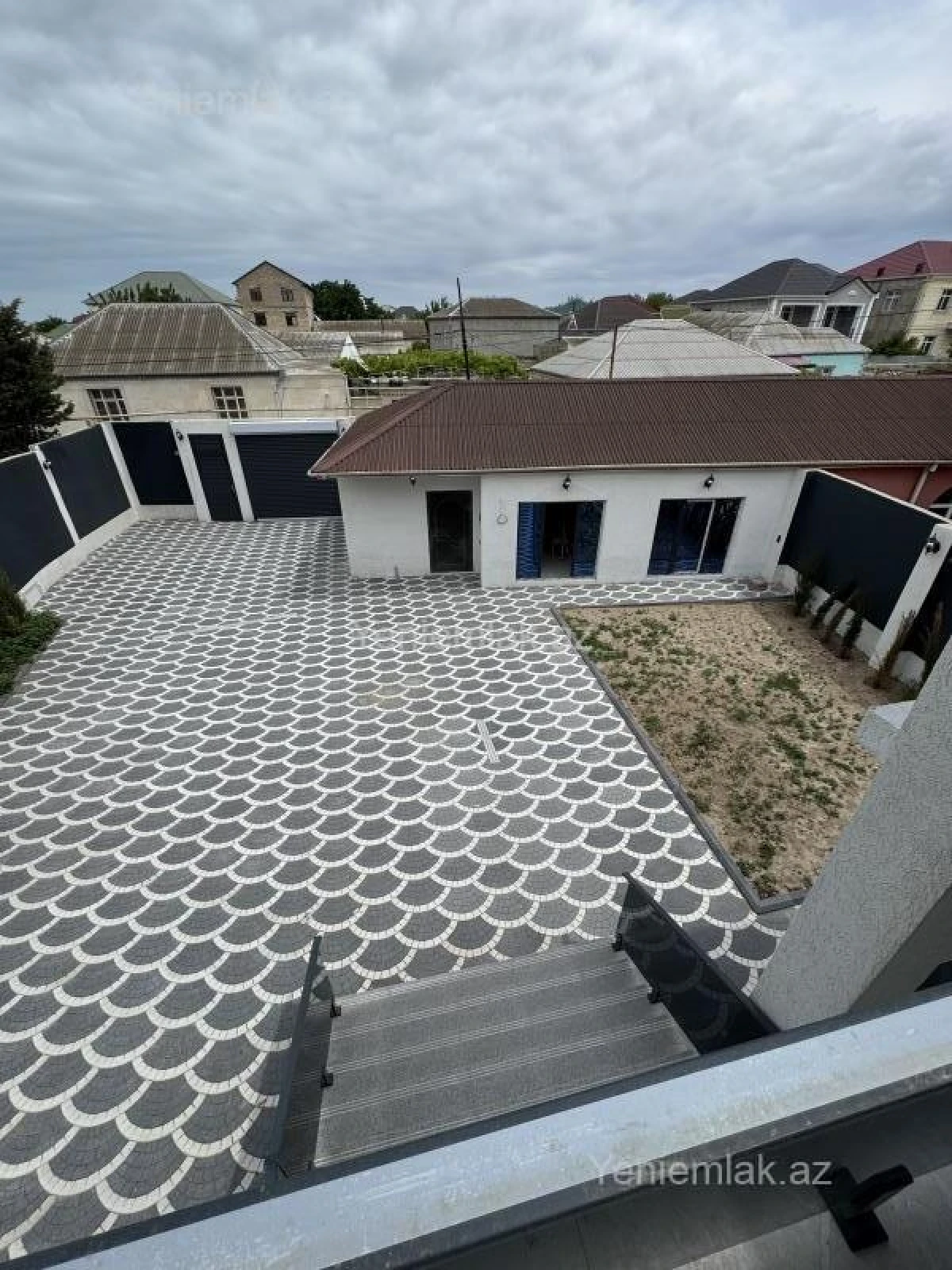 Satılır 6 otaqlı həyət evi 250 m²