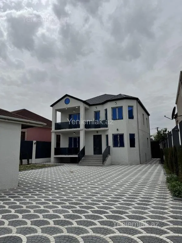 Satılır 6 otaqlı həyət evi 250 m²