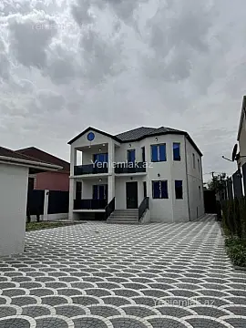 Satılır 6 otaqlı həyət evi 250 m²