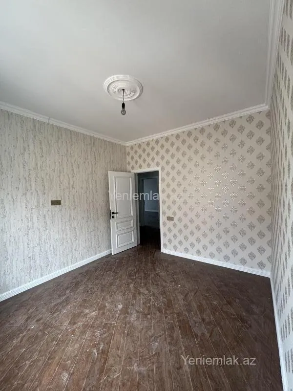 Satılır 6 otaqlı həyət evi 250 m²