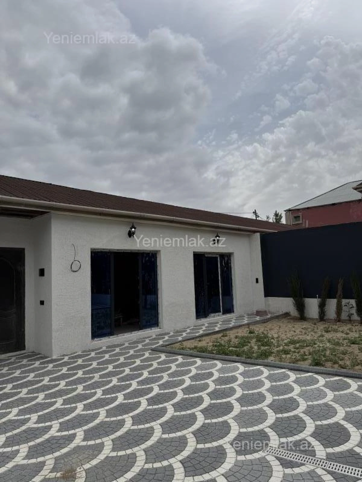 Satılır 6 otaqlı həyət evi 250 m²