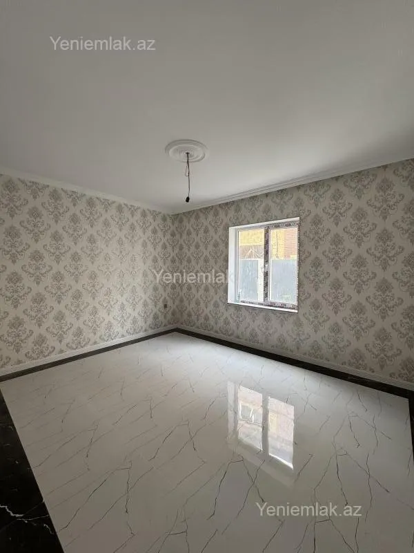 Satılır 6 otaqlı həyət evi 250 m²