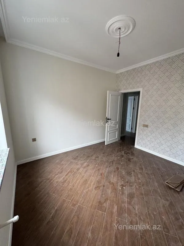 Satılır 6 otaqlı həyət evi 250 m²