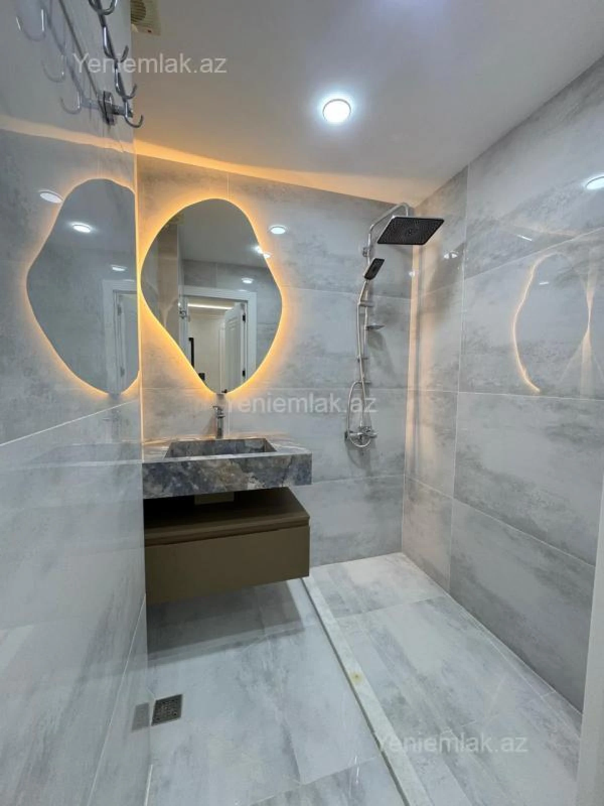 Satılır 3 otaqlı köhnə tikili 80 m²