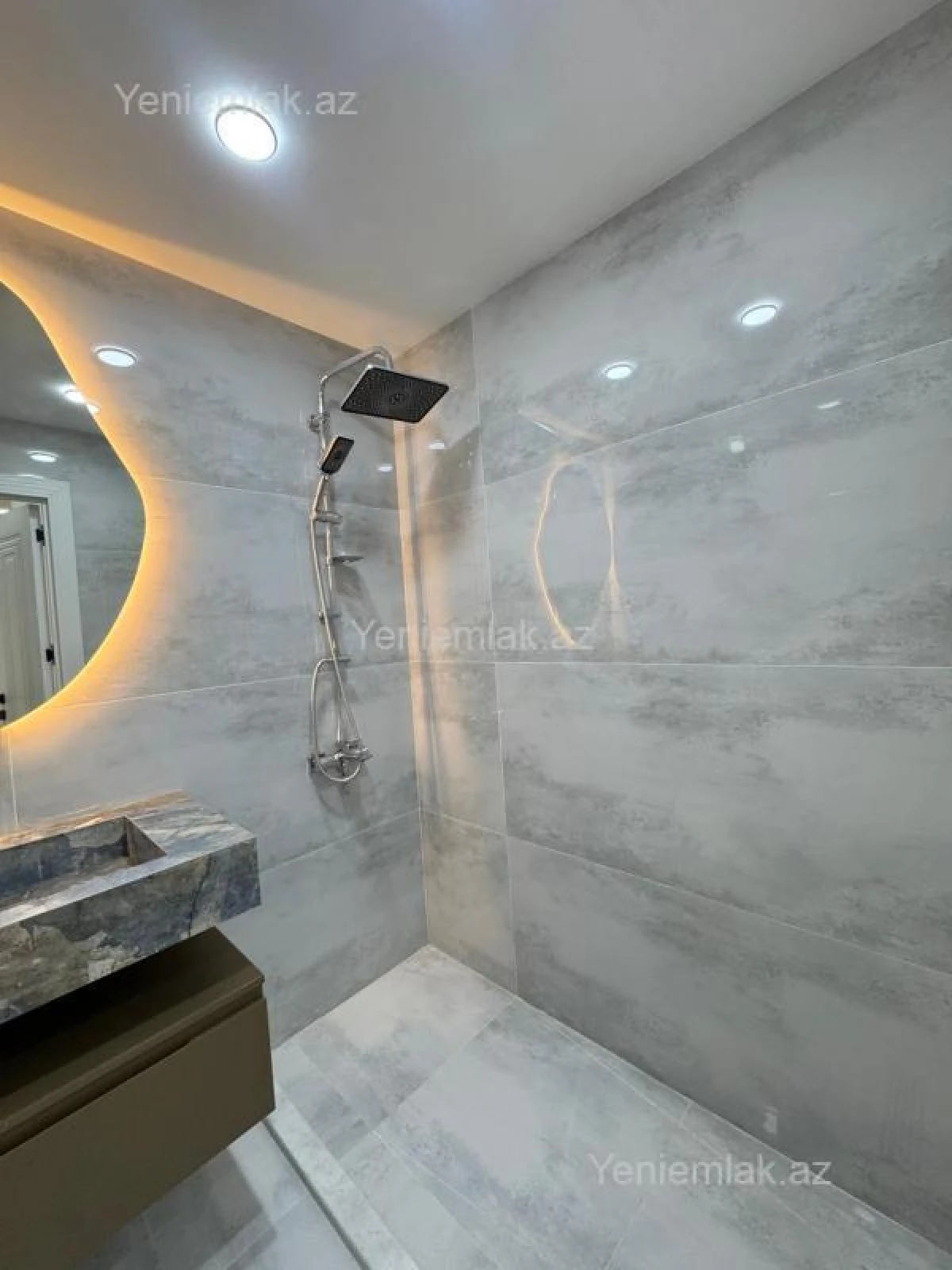 Satılır 3 otaqlı köhnə tikili 80 m²