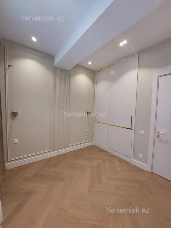 Satılır 3 otaqlı yeni tikili 85 m²