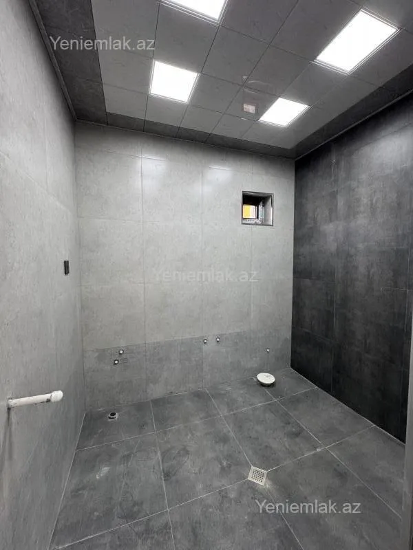 Satılır 5 otaqlı həyət evi 180 m²