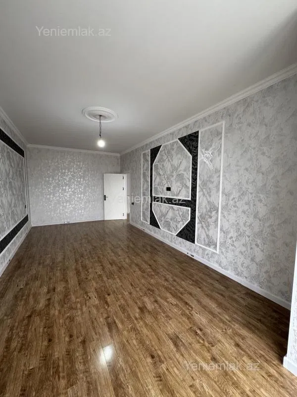 Satılır 5 otaqlı həyət evi 180 m²