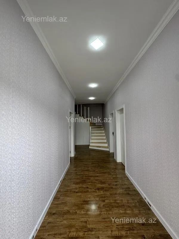 Satılır 5 otaqlı həyət evi 180 m²