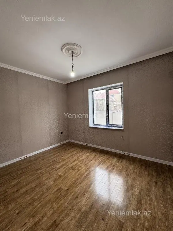 Satılır 5 otaqlı həyət evi 180 m²