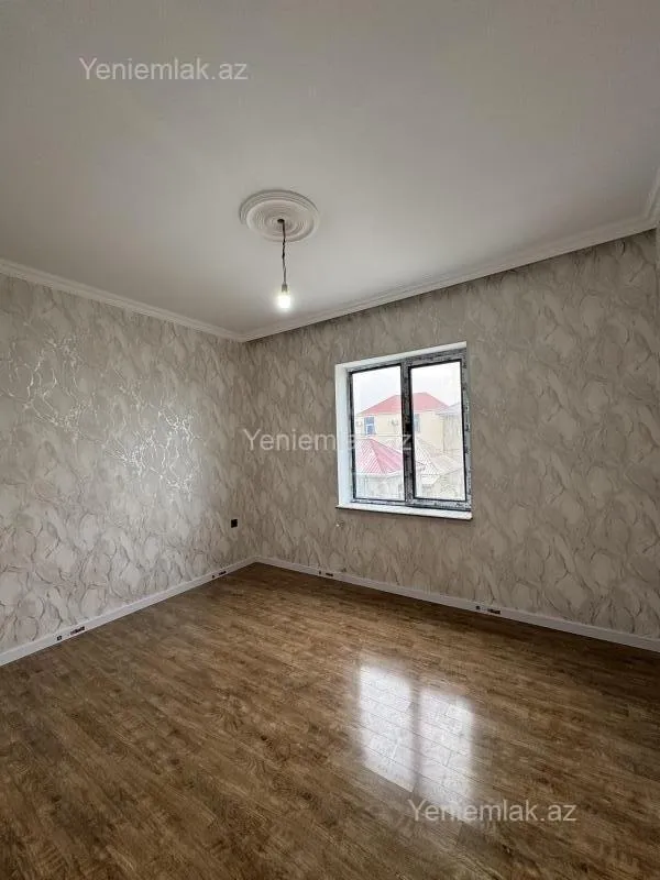 Satılır 5 otaqlı həyət evi 180 m²