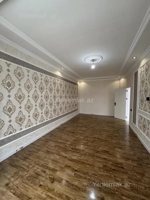 Satılır 5 otaqlı həyət evi 180 m²