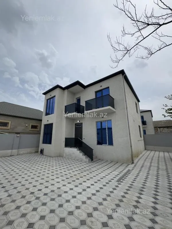Satılır 5 otaqlı həyət evi 180 m²
