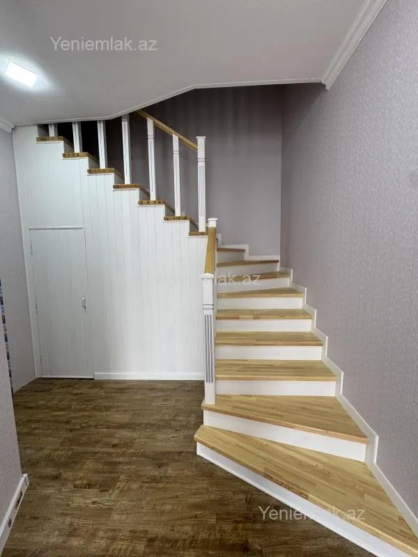 Satılır 5 otaqlı həyət evi 180 m²