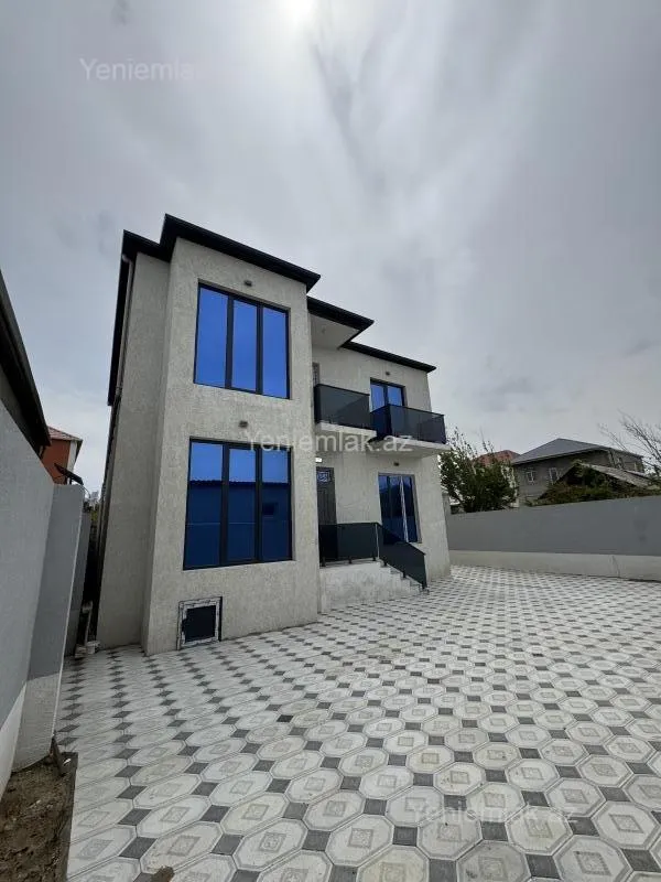 Satılır 5 otaqlı həyət evi 180 m²
