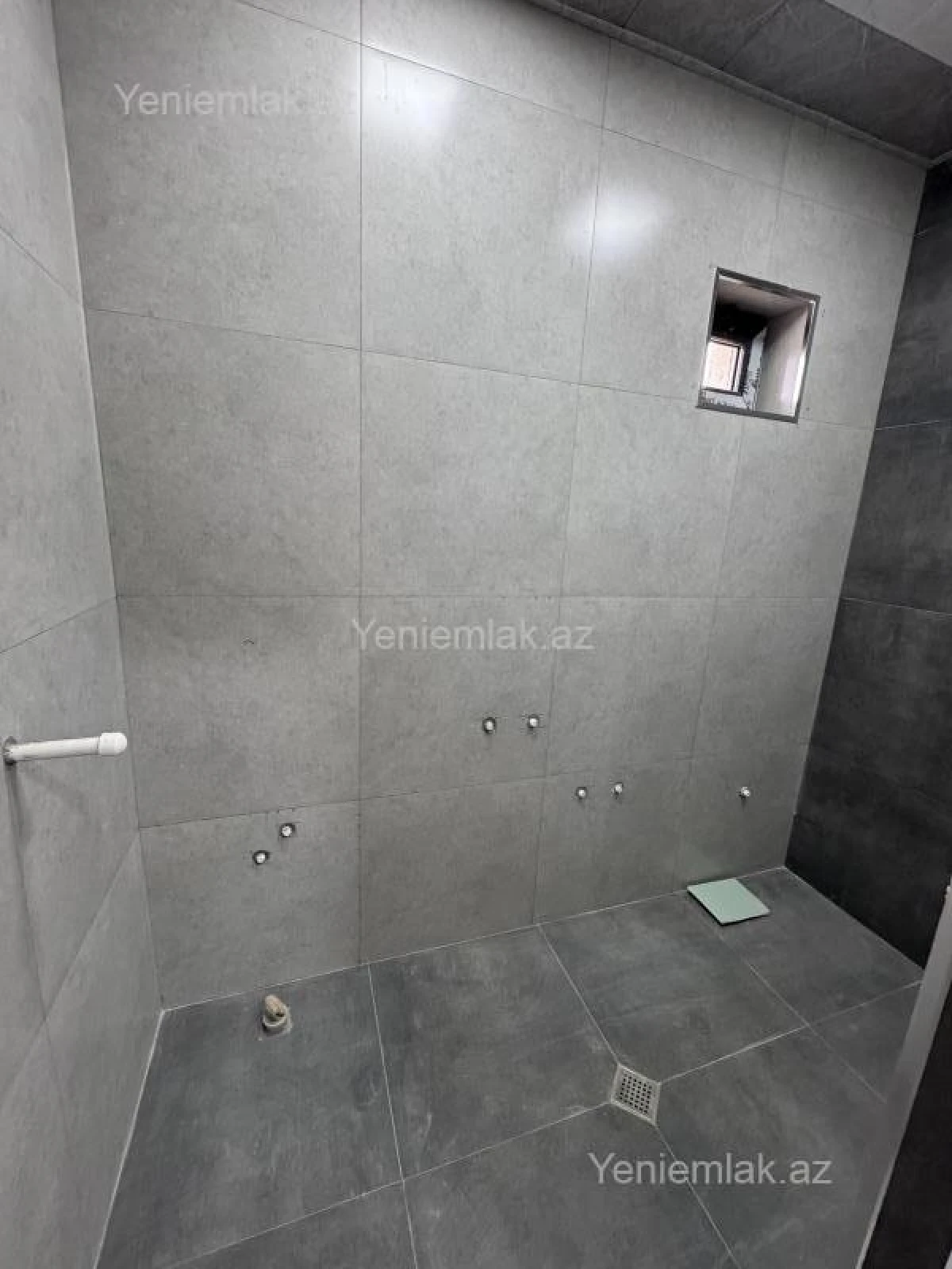 Satılır 5 otaqlı həyət evi 180 m²