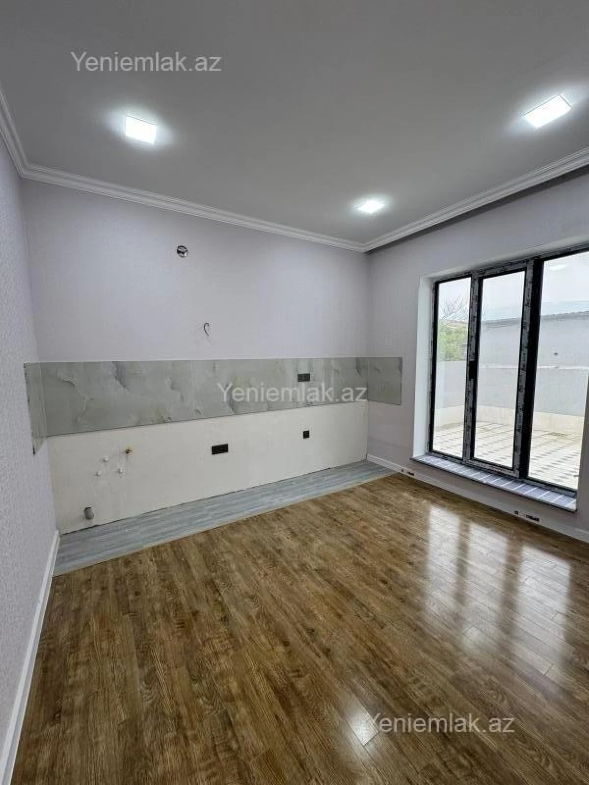 Satılır 5 otaqlı həyət evi 180 m²