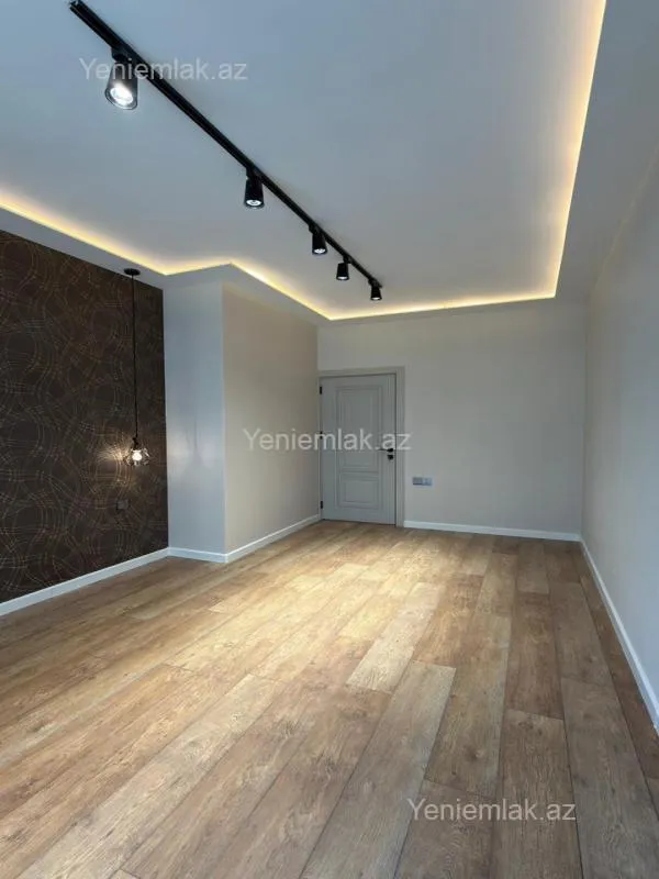 Satılır 3 otaqlı yeni tikili 100 m²