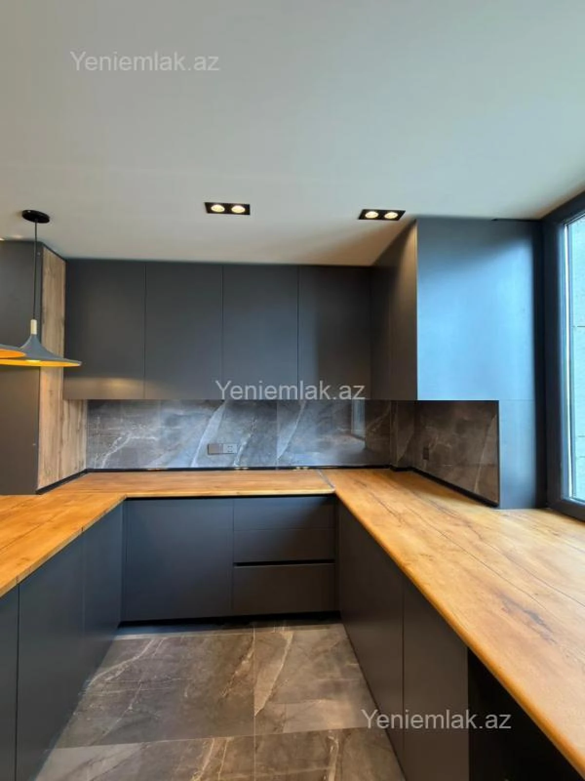 Satılır 3 otaqlı yeni tikili 100 m²