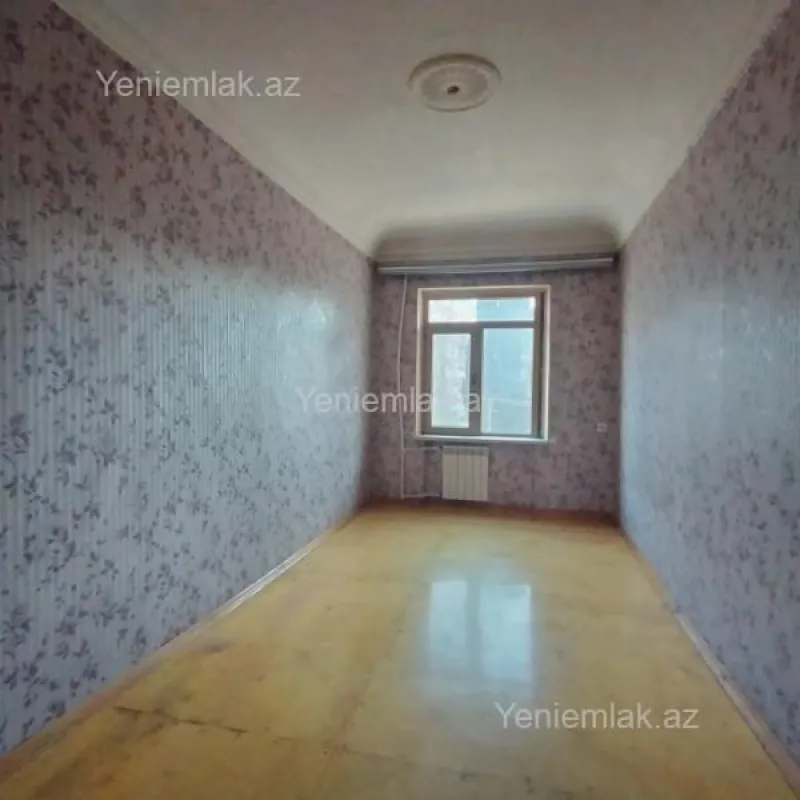 Satılır 3 otaqlı köhnə tikili 80 m²