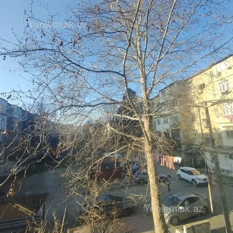 Satılır 3 otaqlı köhnə tikili 80 m²