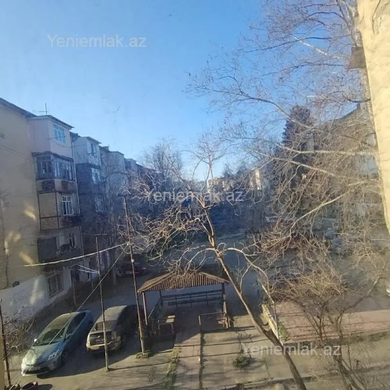 Satılır 3 otaqlı köhnə tikili 80 m²