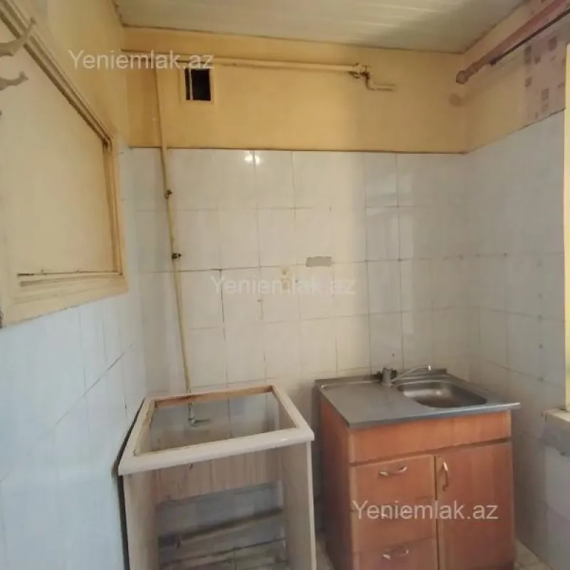 Satılır 3 otaqlı köhnə tikili 80 m²