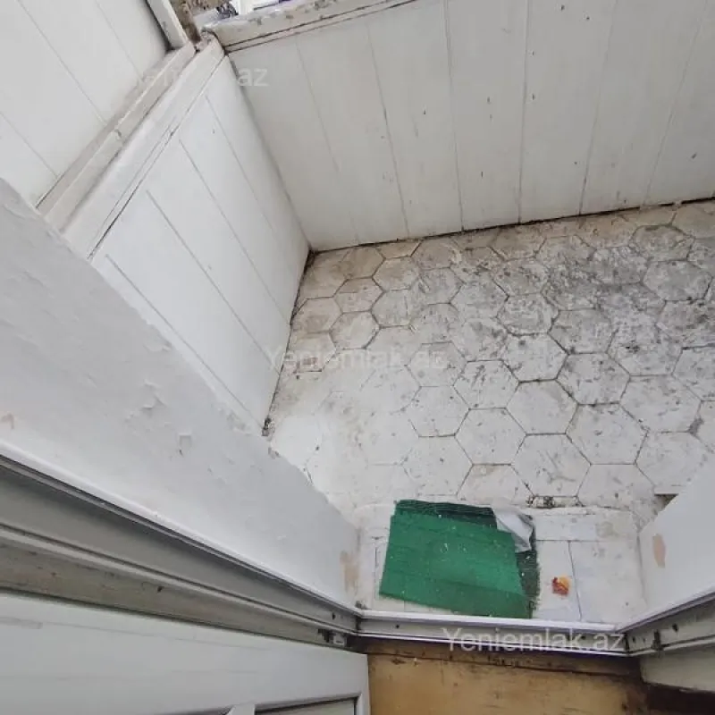 Satılır 3 otaqlı köhnə tikili 80 m²