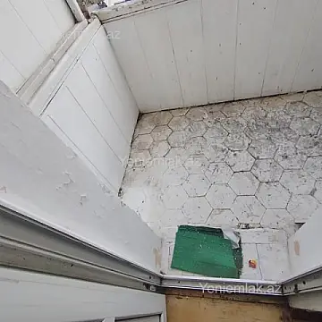 Satılır 3 otaqlı köhnə tikili 80 m²