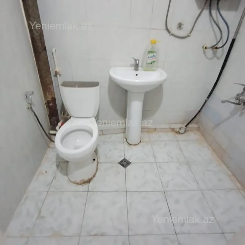 Satılır 3 otaqlı köhnə tikili 80 m²