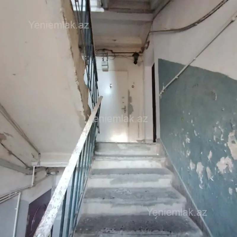 Satılır 3 otaqlı köhnə tikili 80 m²