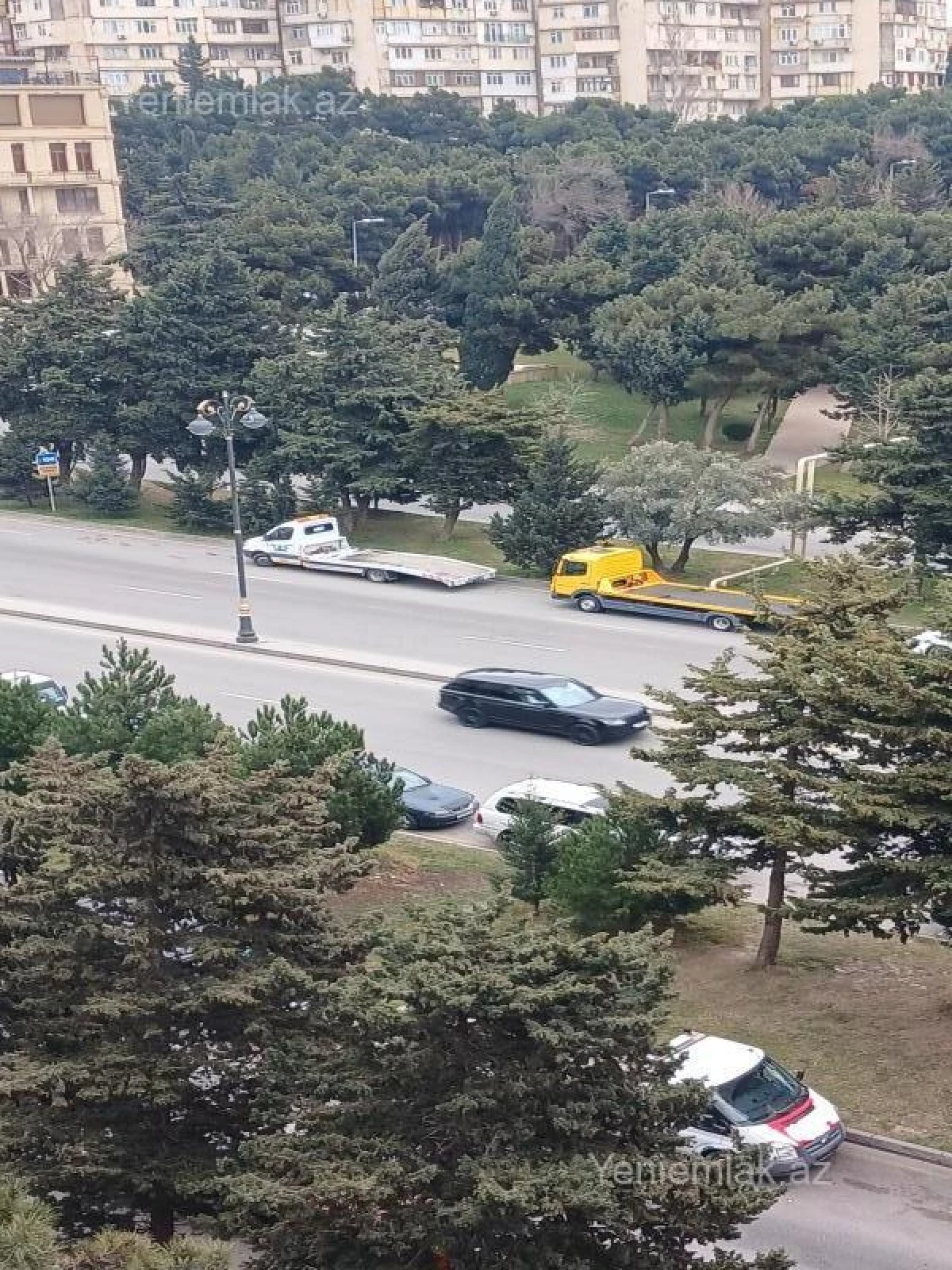 Satılır 4 otaqlı köhnə tikili 80 m²