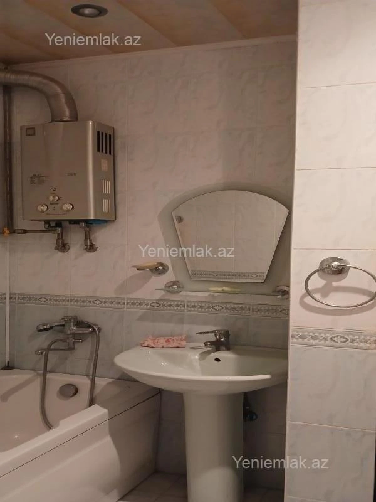 Satılır 4 otaqlı köhnə tikili 80 m²