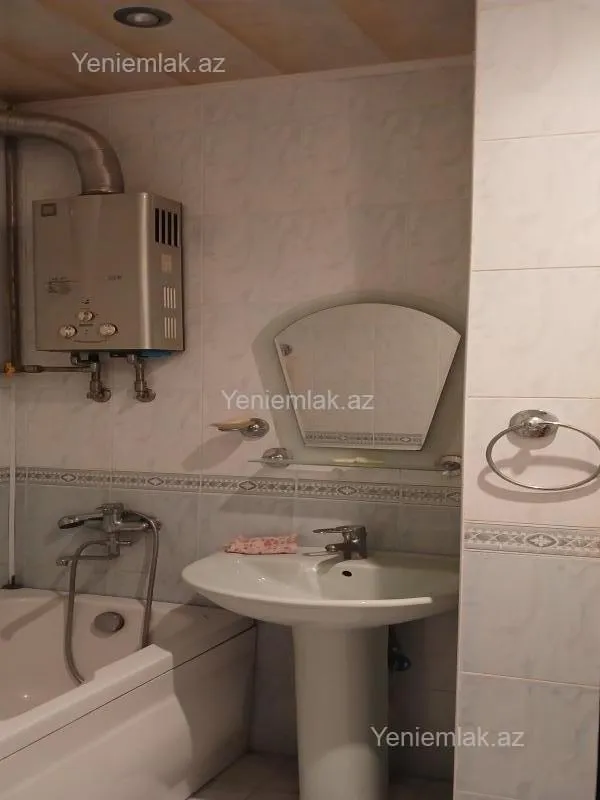 Satılır 4 otaqlı köhnə tikili 80 m²