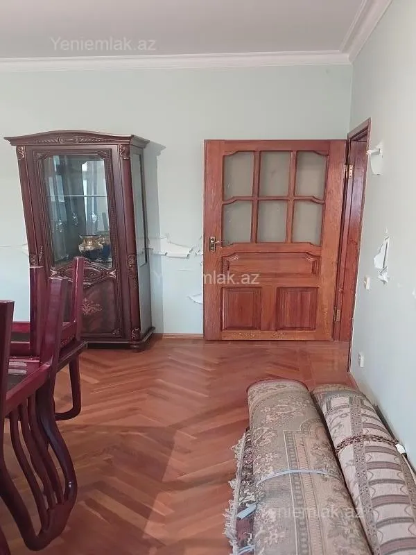 Satılır 4 otaqlı köhnə tikili 80 m²