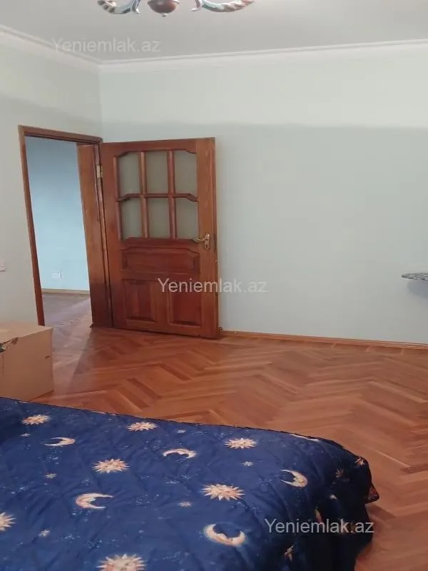 Satılır 4 otaqlı köhnə tikili 80 m²