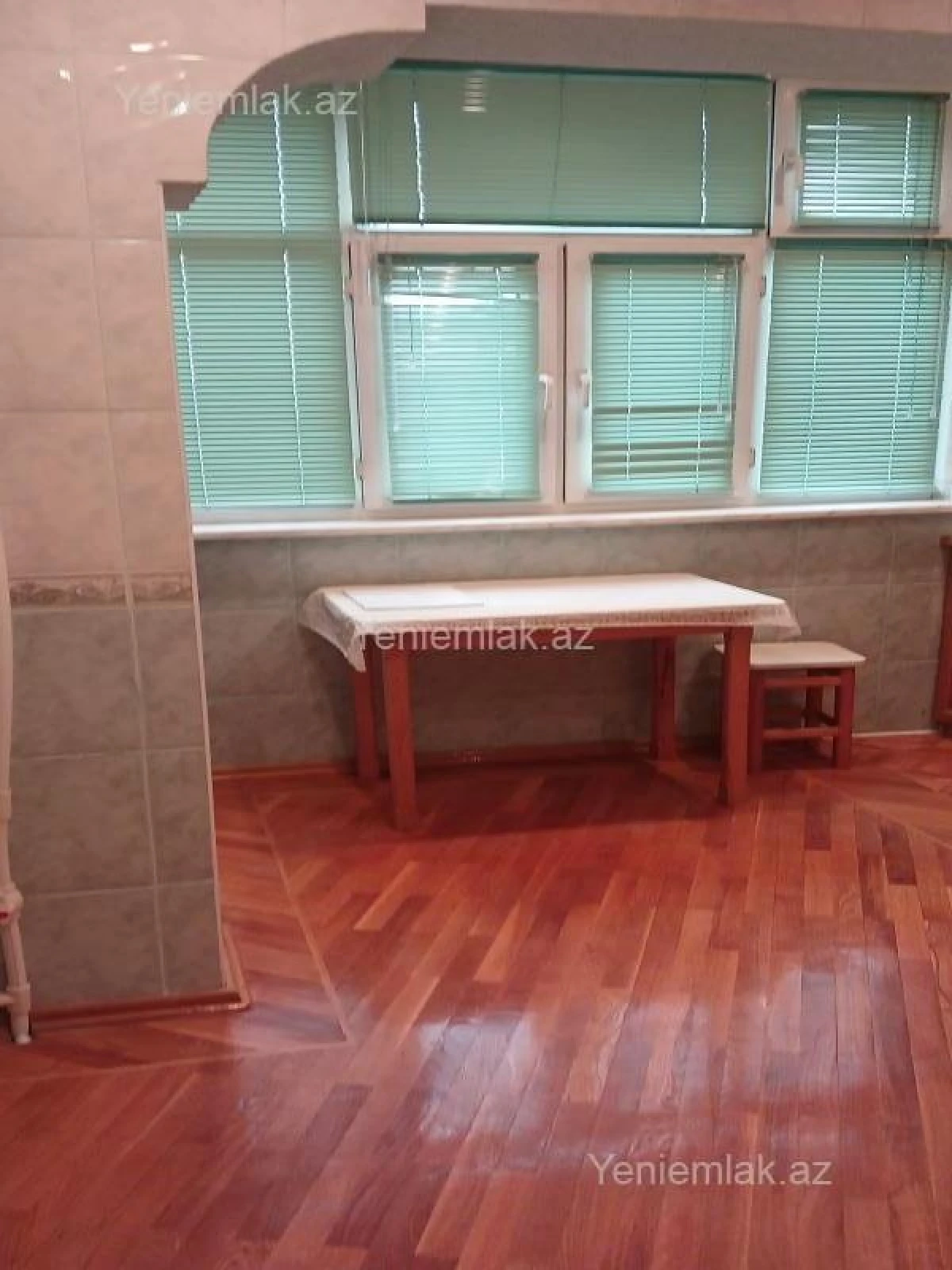 Satılır 4 otaqlı köhnə tikili 80 m²